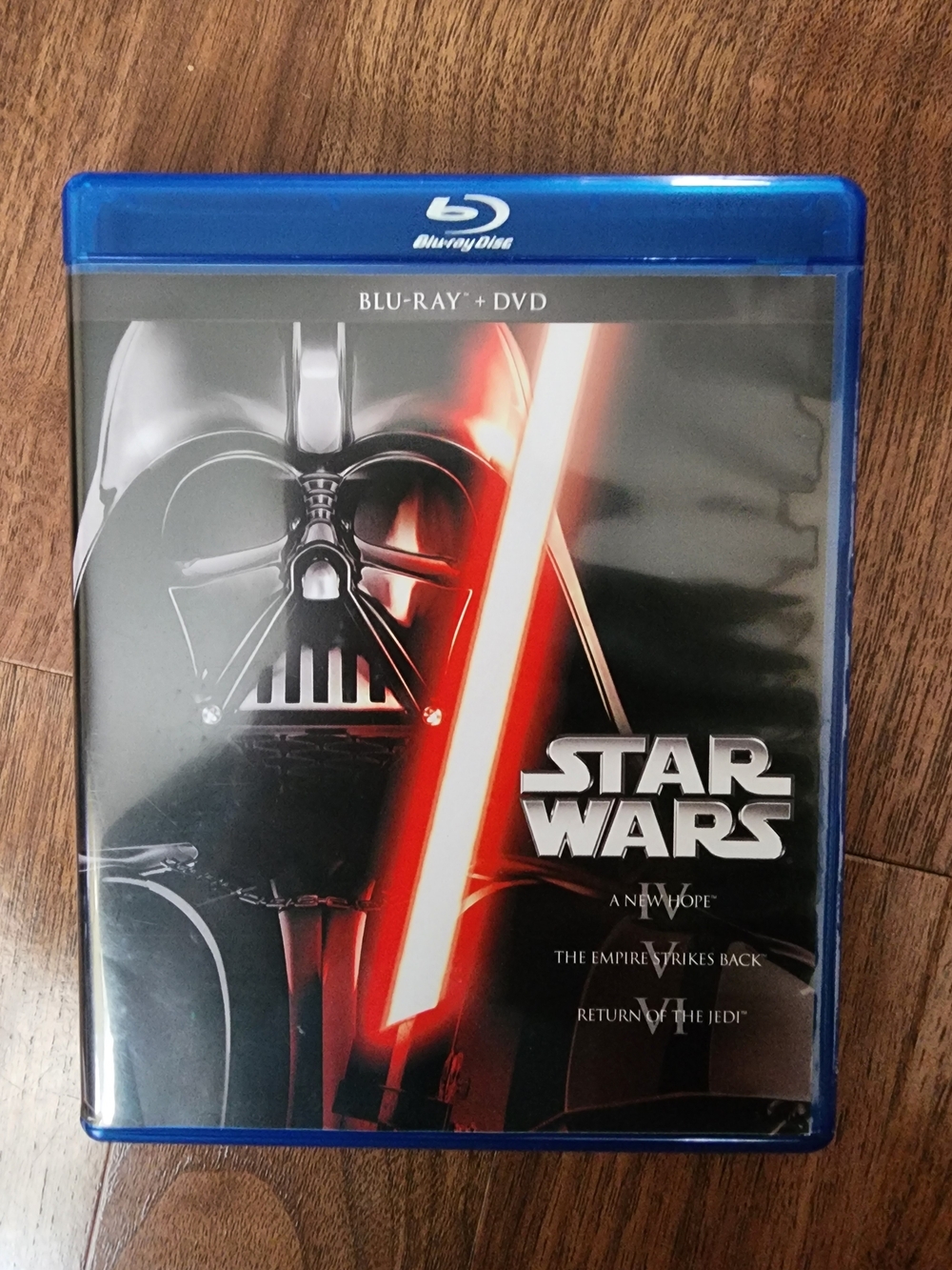 Star Wars Blu-ray + DVD Collector Set - Black & Red Cover